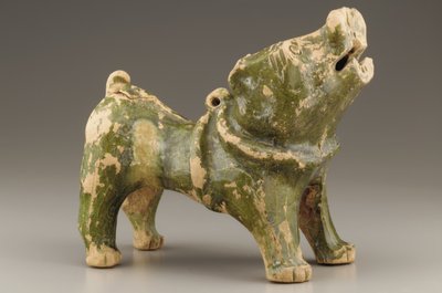 Figura de tumba de un perro ladrando, principios del siglo I-principios del siglo III de Eastern Han Dynasty Chinese School