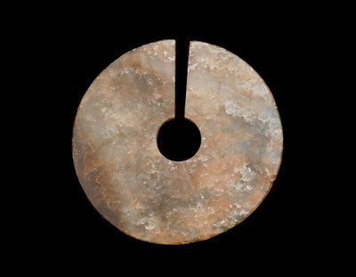 Pendiente, uno de un par, siglo VIII-VII a.C. de Eastern Zhou Dynasty Chinese School