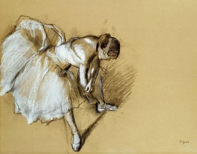 Bailarina Ajustando su Zapato, c.1890 de Edgar Degas