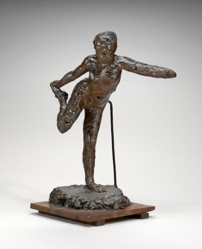 Bailarina sosteniendo su pie derecho con su mano derecha, c.1900-1911 de Edgar Degas