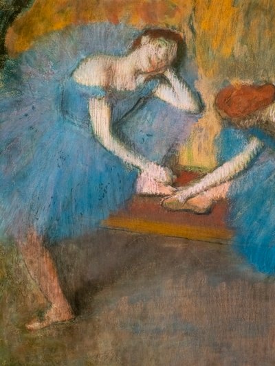 Dos bailarinas descansando (también conocidas como “Bailarinas azules”) (detalle) de Edgar Degas