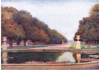 The Long Water, Hampton Court, de The Gardens of England: In the Southern and Western Counties publicado por The Studio de Edith Helena Adie