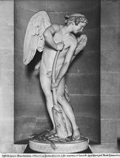 Cupido tallando su arco del garrote de Hércules, 1747-50 de Edmé Bouchardon