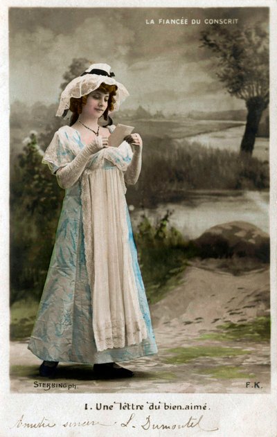 Mujer joven recibiendo una carta de su amado que está en el frente, Postal de Edouard Stebbing