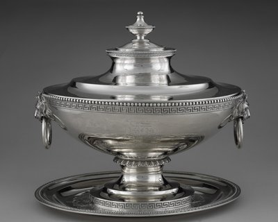 Sopera con plato de Edward Chandler Moore