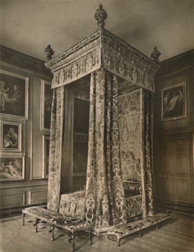 Cama de estado de la reina Ana en terciopelo carmesí y dorado de Edward F Strange