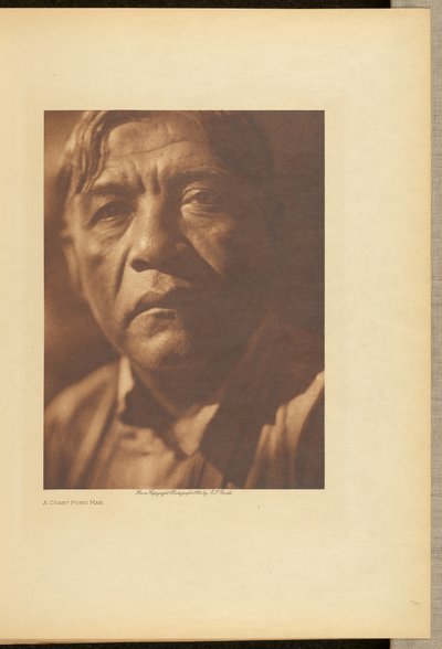 Un hombre pomo de la costa de Edward S. Curtis