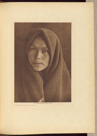 Una mujer de Kiusta - Haida de Edward S. Curtis