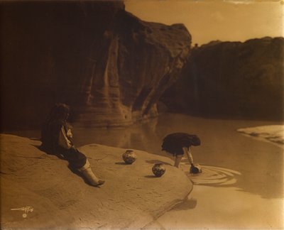 En el Pozo Viejo de Acoma de Edward S. Curtis