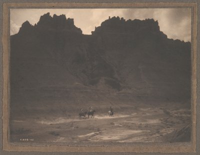 A la sombra del acantilado de Edward S. Curtis
