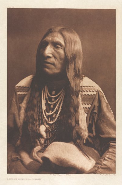 Portfolio VI, Plate 191: Double Runner--Piegan de Edward S. Curtis