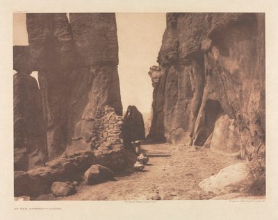 Portafolio XVI, Lámina 569: En la Puerta - Acoma de Edward S. Curtis