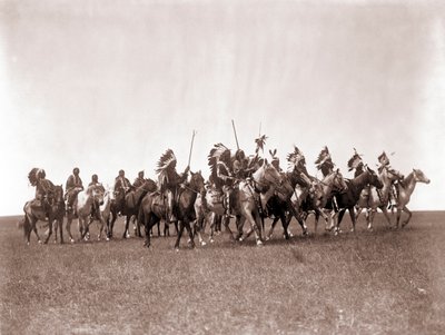 Brule Sioux War Party por Edward S. Curtis, c.1907 (impresión en plata sobre tono) de Edward Sheriff Curtis