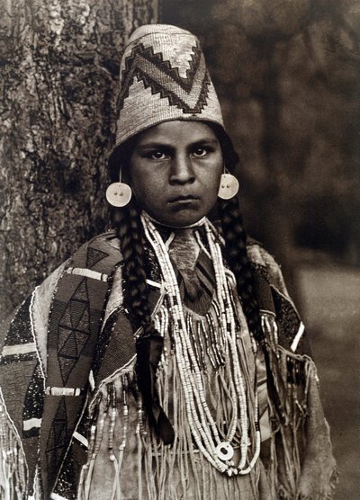 Indio de América: Retrato de una niña Umatilla de Edward Sheriff Curtis