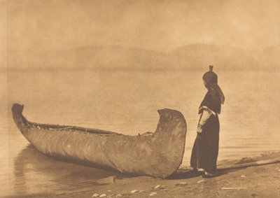 En la orilla del lago - Kutenai, 1910 de Edward Sheriff Curtis