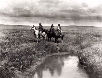 Tres jefes indios americanos, c.1900 (fotograbado) (foto en b&n) de Edward Sheriff Curtis