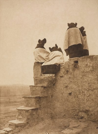 Observando a los bailarines, 1906 de Edward Sheriff Curtis