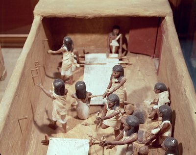 Modelo funerario de un taller textil, de la Tumba de Meketre, Valle de los Nobles, Reino Medio, c.2000 a.C. de Egyptian 11th Dynasty