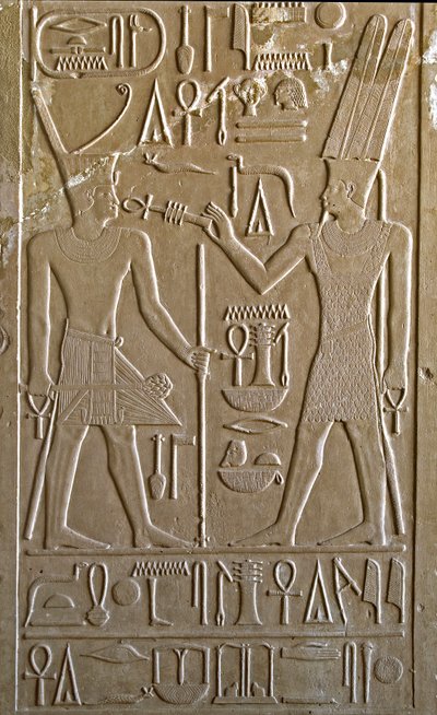 Antigüedad egipcia: jeroglífico que representa a Sesostris I recibiendo de las manos de Amón RA los símbolos de vida y salud - capilla blanca del faraón Sesostris I (1962-1928 a.C.) dinastía XII, santuario construido para rendir homenaje al dios Amón - mus de Egyptian 12th Dynasty