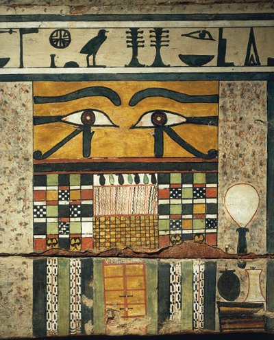 Detalle de panel con ojos apotropaicos sobre una puerta cerrada, que simboliza la transición al inframundo, del sarcófago de Irinimenpu. de Egyptian 12th Dynasty