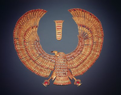 Collar en forma de la diosa buitre Nekhbet, de la tumba de Tutankamón (c.1370-1352 a.C.) Reino Nuevo de Egyptian 18th Dynasty