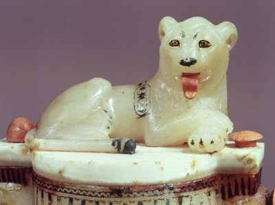 Detalle de la tapa de un frasco de ungüento con una figura del rey como león, de la tumba de Tutankamón, Reino Nuevo de Egyptian 18th Dynasty