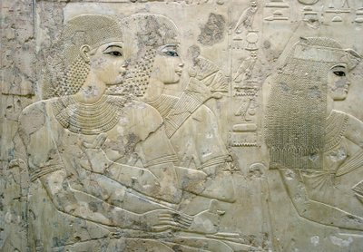 Antigüedad egipcia: bajorrelieve que representa a los invitados de un banquete funerario - Tumba del Visir Ramose (dinastía XVIII) - Luxor, Tebas, Tumba de los Nobles Egipto - Civilización egipcia: bajorrelieve que representa a los invitados de un banquete de Egyptian 18th Dynasty
