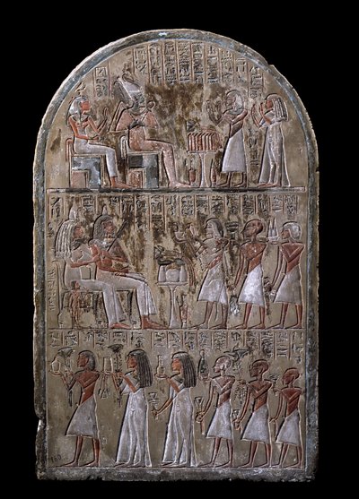 Antigüedad egipcia: estela de la pareja Maia, los difuntos ofrecen presentes a los dioses. Dinastía XVIII. De la Capilla de Maia, Deir el-Medineh (el Medineh), Nuevo Imperio Dim. 67 cm Turín, Museo Egipcio de Egyptian 18th Dynasty
