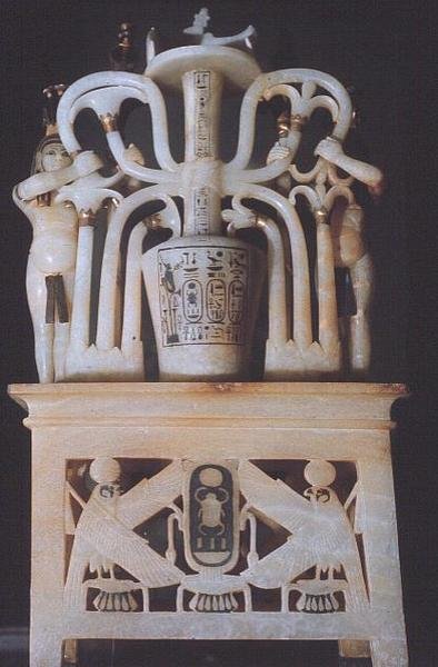 Jarra floral de ungüento, de la Tumba de Tutankamón (c.1370-1352 a.C.) Reino Nuevo de Egyptian 18th Dynasty