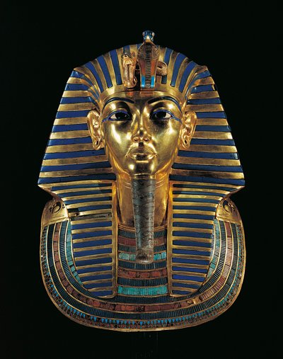 Máscara funeraria dorada de Tutankamón (1347/1338 a.C.) con incrustaciones de lapislázuli, obsidiana y turquesa. de Egyptian 18th Dynasty
