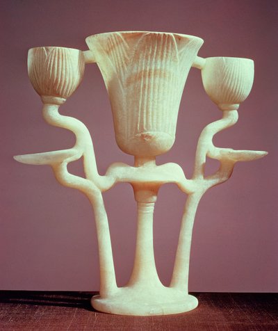 Lámpara en forma de tres flores de loto, de la tumba de Tutankamón (c.1370-52 a.C.) Nuevo Reino de Egyptian 18th Dynasty