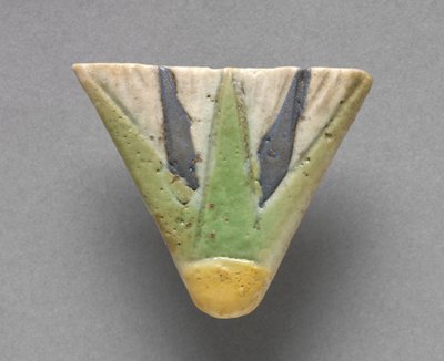Terminal de collar de flor de loto, c.1391-1337 a.C. de Egyptian 18th Dynasty