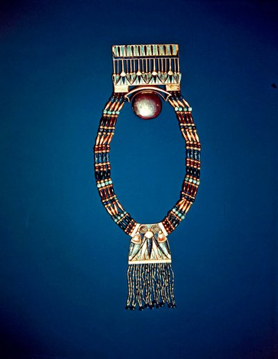 Collar con pectoral lunar, de la Tumba de Tutankamón, Nuevo Reino de Egyptian 18th Dynasty