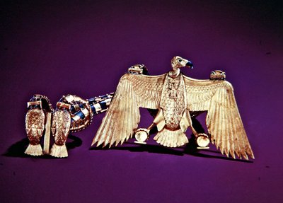 Collar con colgante de buitre, de la tumba de Tutankamón, Nuevo Reino de Egyptian 18th Dynasty