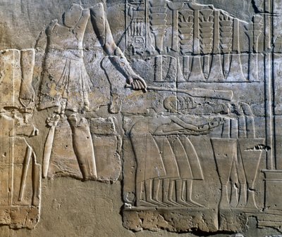 Sacerdote que supervisa el trabajo de las mujeres, relieve mural, columnata del Templo de Amón (Lista del Patrimonio Mundial de la Unesco de Egyptian 18th Dynasty