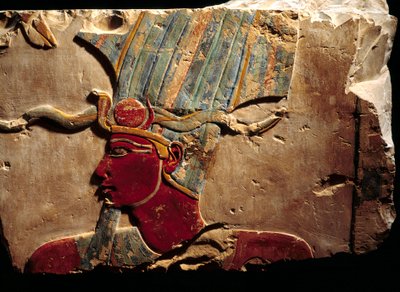 Relieve que representa al faraón Thutmosis (Tuthmosis o Thutmus) III con la corona Atef de Egyptian 18th Dynasty