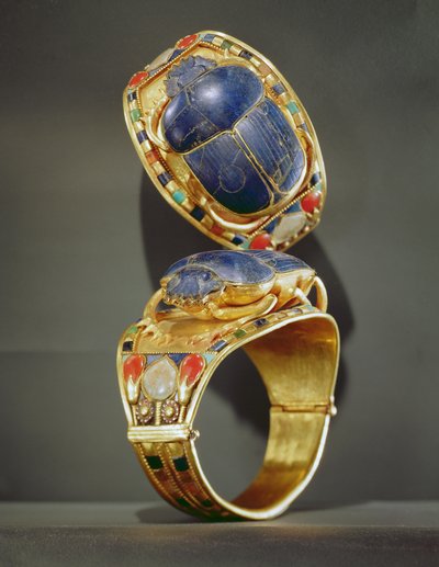 Brazalete de escarabajo, de la Tumba de Tutankamón, Nuevo Reino de Egyptian 18th Dynasty