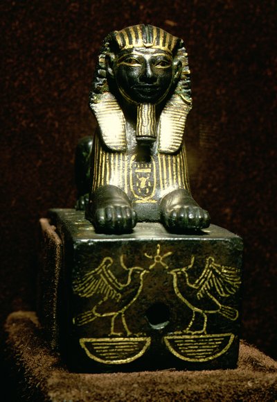 Estatuilla de una esfinge del Rey Tutmosis III, Nuevo Reino, c.1490-1439 a.C. de Egyptian 18th Dynasty
