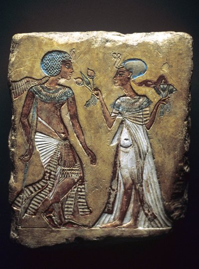 Paseo en el jardín, relieve que representa a Tutankamón y su esposa, Ankhesenamón, Nuevo Reino, c.1330 a.C. de Egyptian 18th Dynasty