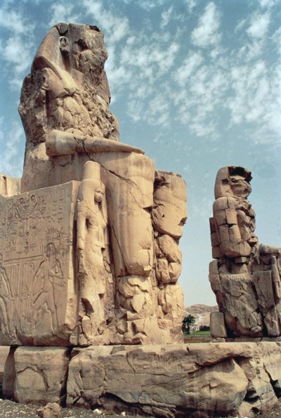 Los colosos de Memnón, estatuas de Amenhotep III de Egyptian 18th Dynasty