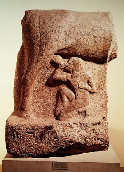 La diosa Hathor amamantando al faraón Horemheb, Nuevo Reino, c.1344-1314 a.C. (granito rojo) de Egyptian 18th Dynasty