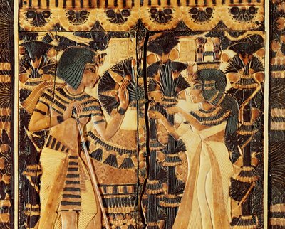 Panel superior de un cofre, de la Tumba de Tutankamón, Nuevo Reino (madera, bronce, marfil y esmalte coloreado) de Egyptian 18th Dynasty