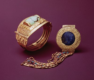 Dos brazaletes, de la tumba de Tutankamón (c.1370-1352 a.C.) Reino Nuevo de Egyptian 18th Dynasty