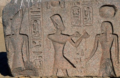 Bloque con relieves e inscripciones de Ramsés II, Gran Templo de Amón, Tanis, Egipto, Civilización egipcia, Reino Nuevo, Dinastía XIX de Egyptian 19th Dynasty