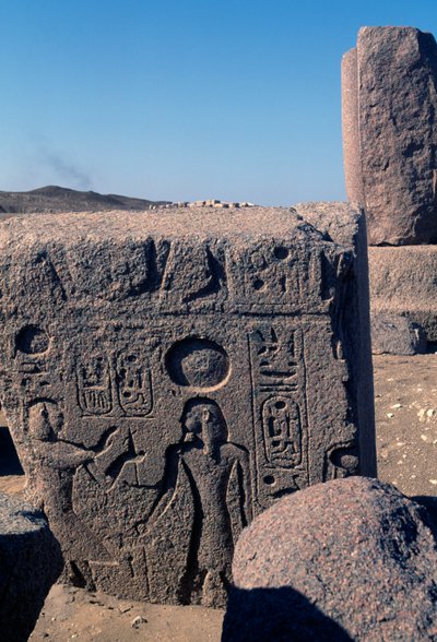 Bloque con relieves e inscripciones de Ramsés II, Gran Templo de Amón, Tanis, Egipto, Reino Nuevo, Dinastía XIX de Egyptian 19th Dynasty