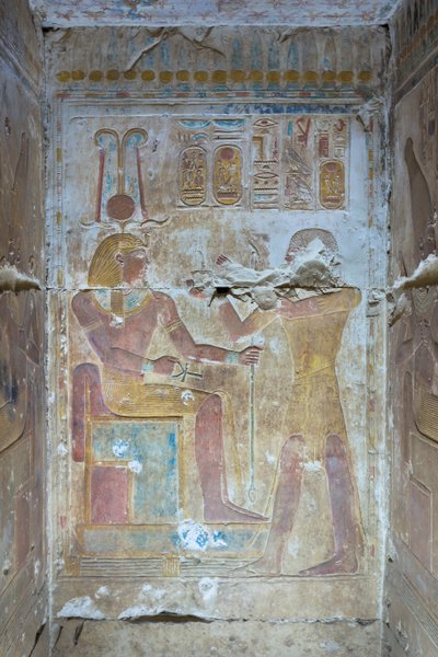 Relieve coloreado, templo de Seti I, Abidos, Egipto de Egyptian 19th Dynasty