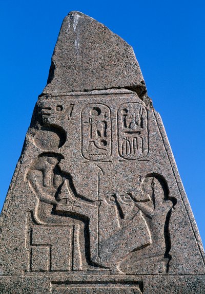 Obelisco con relieves e inscripciones de Ramsés II, Gran Templo de Amón, Tanis, Egipto, Civilización egipcia, Reino Nuevo, Dinastía XIX de Egyptian 19th Dynasty