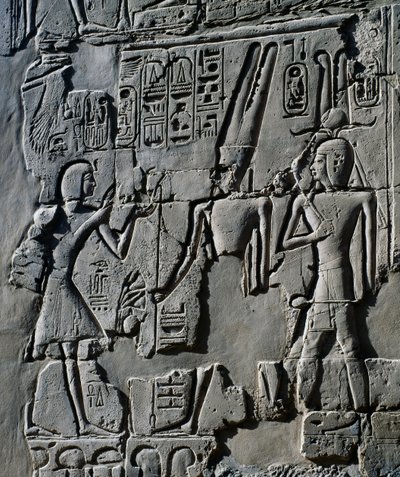 Joven Ramsés II ante el dios Amón, detalle de escenas de ofrendas a los dioses, relieve, paredes interiores de la Gran Sala Hipóstila, complejo del templo de Karnak (Lista del Patrimonio Mundial de la Unesco de Egyptian 19th Dynasty
