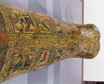 (detalle) de la tapa exterior del sarcófago de la momia de Nesyamun, posiblemente encontrada en Deir El-Bahri, Nuevo Reino, c.1100 a.C. de Egyptian 20th Dynasty