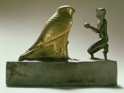 Estatua del Rey Taharqa adorando al dios halcón Hemen, Egipto, Tercer Periodo Intermedio de Egyptian 25th Dynasty